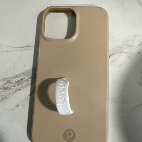 Loopy case - Picture 2 of 5